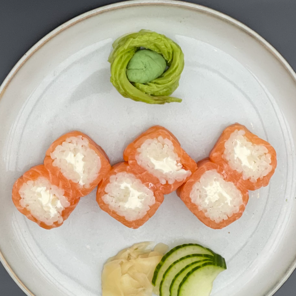 Cheese Salmon Roll Maki