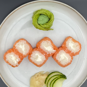 Cheese Salmon Roll Maki